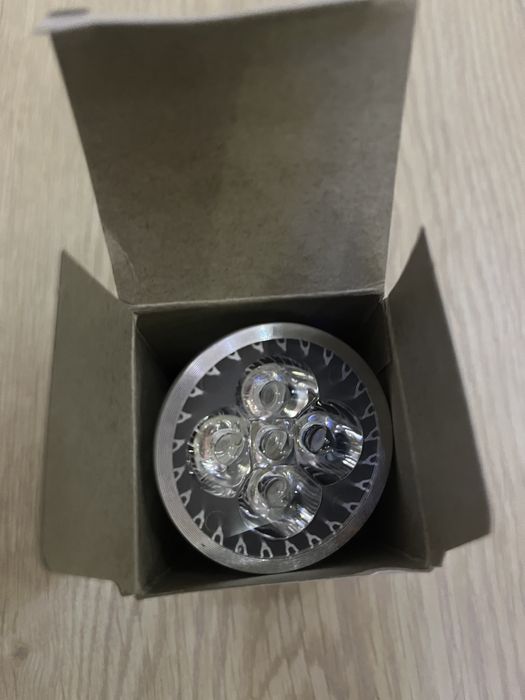 Светодиодная фитолампа фитосветильник 15W E27 LED Grow light