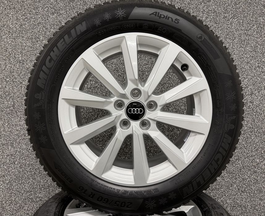 Nowe oryginalne aluflegi 16 koła zimowe Audi A1 82A