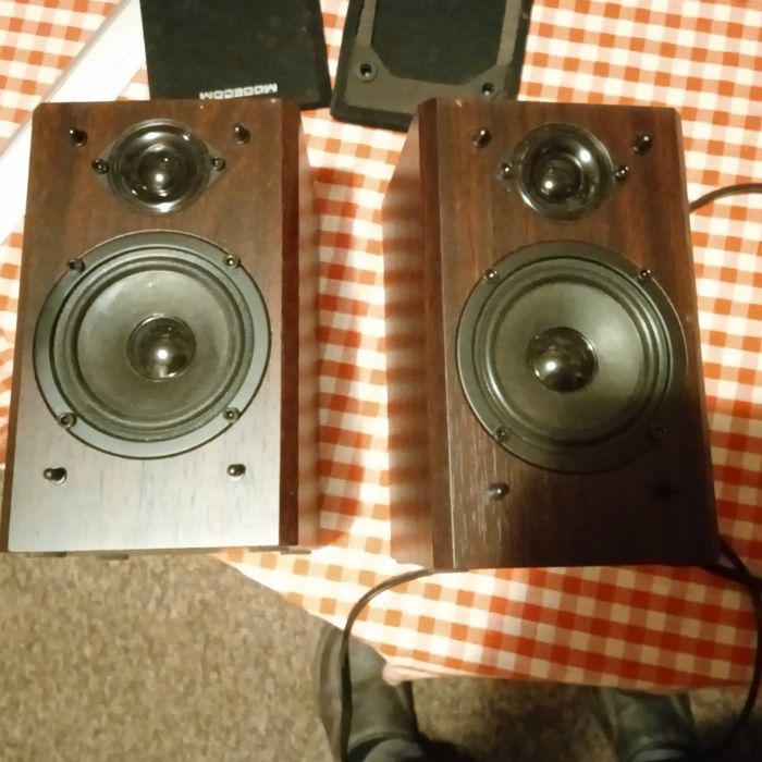 głośniki komputerowe modecom HF10 moc 10 wat sprawne
