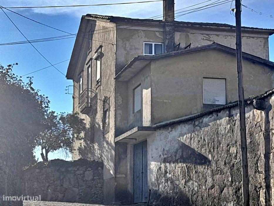 Moradia com terreno 25.000 m2, S. Mamede Coronado