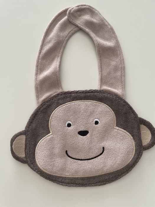 Babetes impermeáveis muito giras. Artigos novos