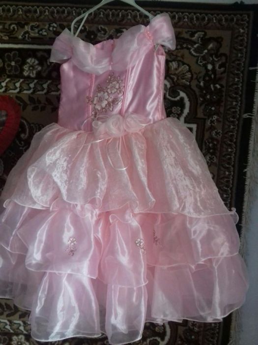 Нарядное платье