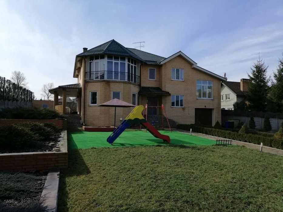 Дом район Флоринка с большим жилым подвалом. Возможно под сертификат.