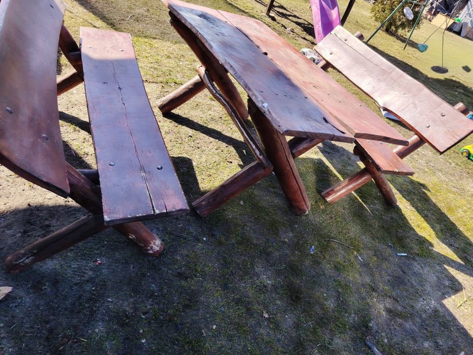 Stolik + dwie ławki do odświeżenia
