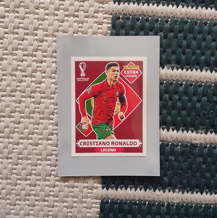 Neymar legend dourado + ronaldo legend Almeirim • OLX Portugal