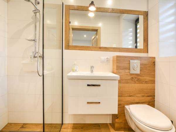 Sielska chata -Apartamenty ,pokoje z łazienkami balia z jacuzzi