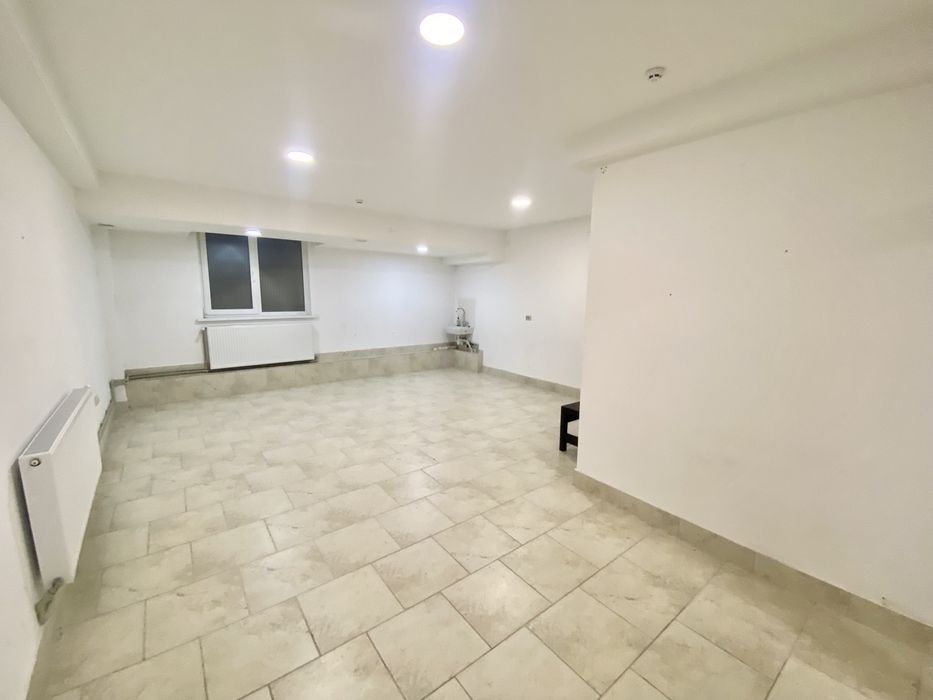 Продається комерційне приміщення.Терміново! 354 м². Офіси. ТЦ. 550$/м²