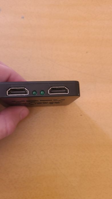 Розгалужувач 4K HDTV 2.0: перемикач відео з двома дисплеями для HDTV,