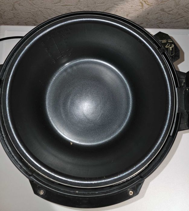 Мультиварка-скороварка REDMOND RMC-M110, 900 Вт, 55 программ, 5 л