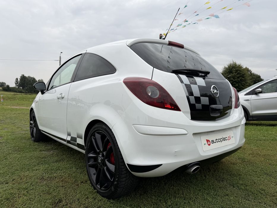 Opel Corsa D 1,2 16 v  ,, AUTOMAT ALUFELGI 17 CALI ,,