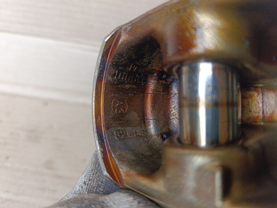 Поршень 2.0 TFSI 82L143 Audi Volkswagen Skoda Seat