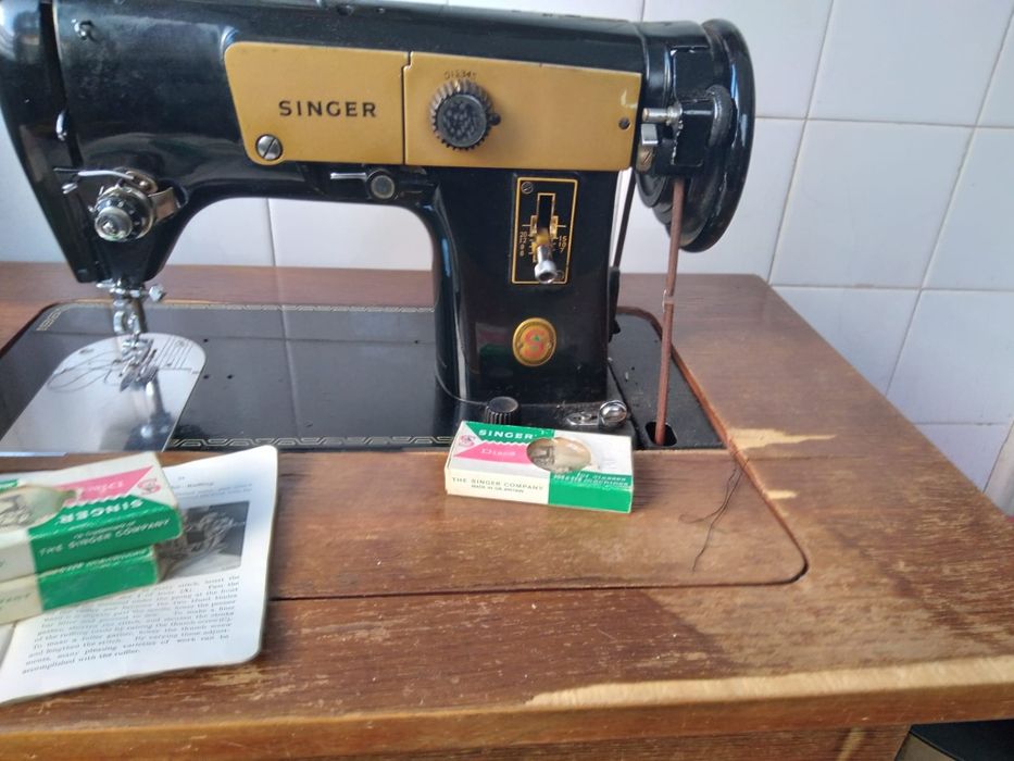 Máquina de costura vintage da SINGER