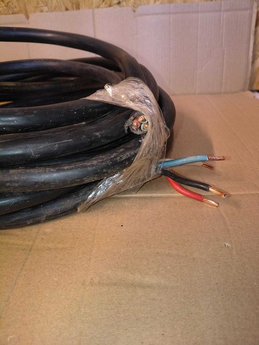 Przewód  4 x 10- pozostałość po budowie