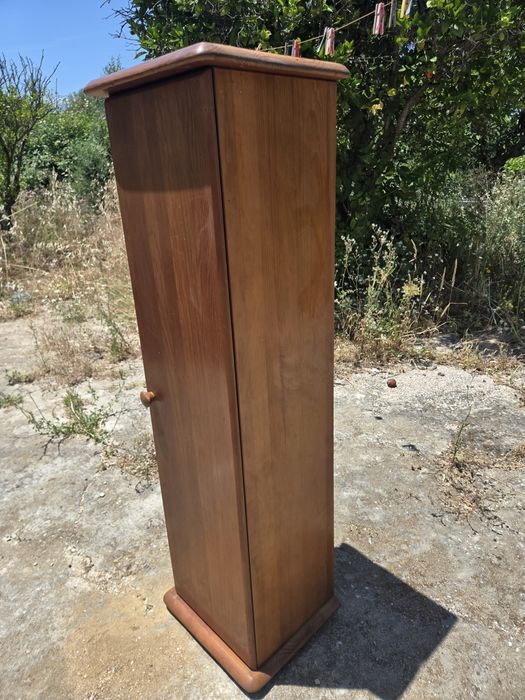 Móvel de arrumo Cerne