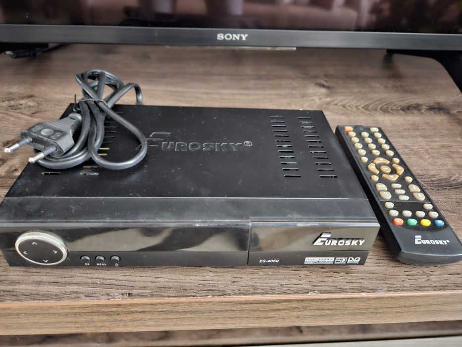 Супутниковий ресивер Evrosky ES-4050