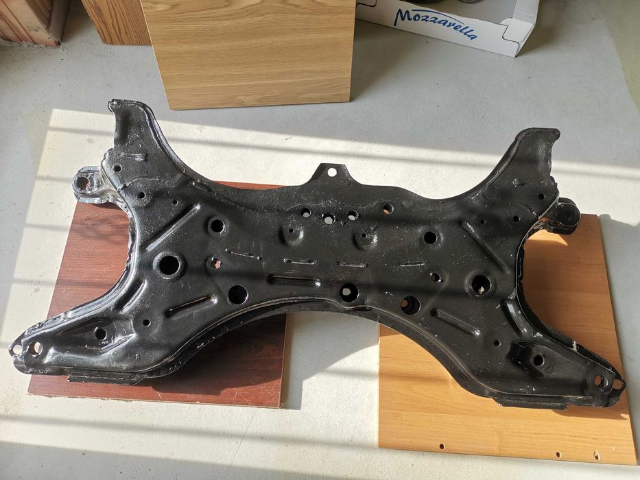 Sanki belka silnika Toyota Corolla E12