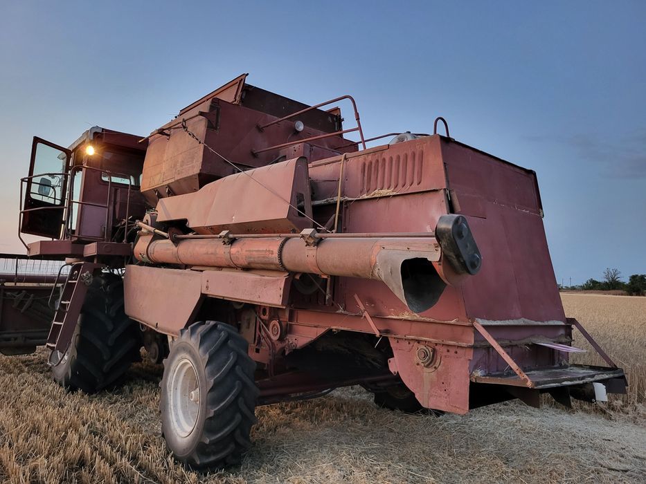 Комбайн Дон 1500А