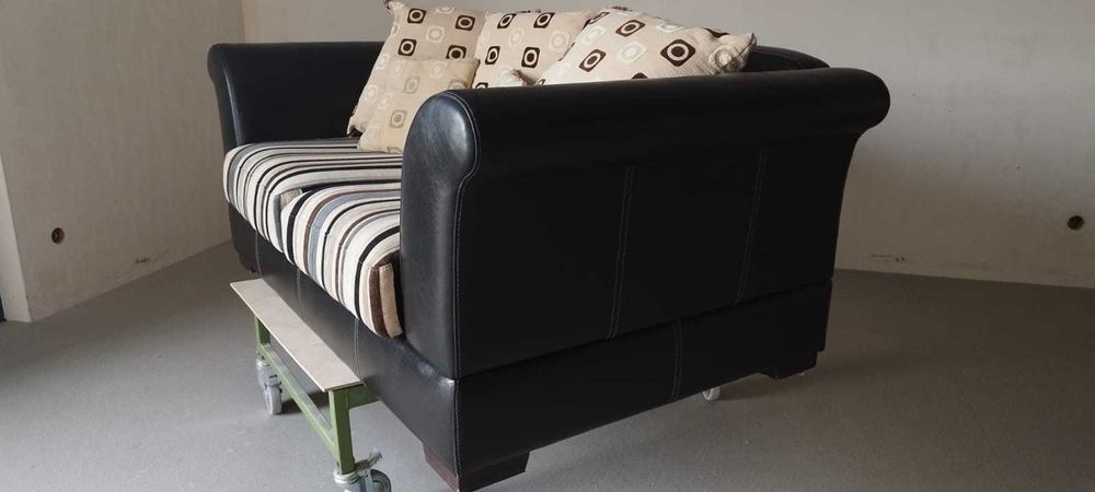 Sofa, kanapa z poduszkami
