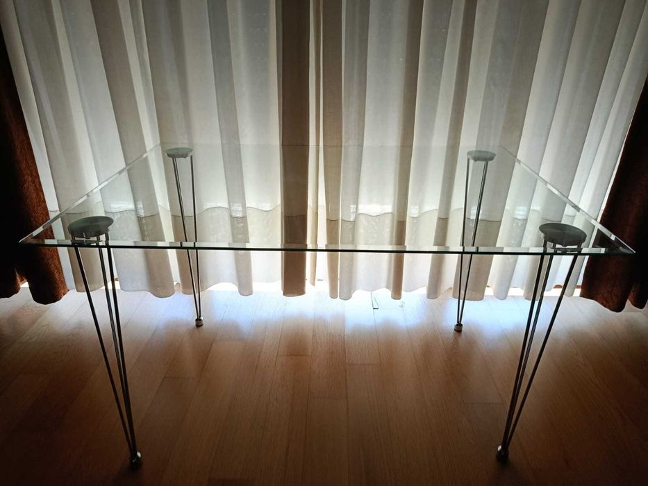 Mesa em vidro 118 cm x 78cm