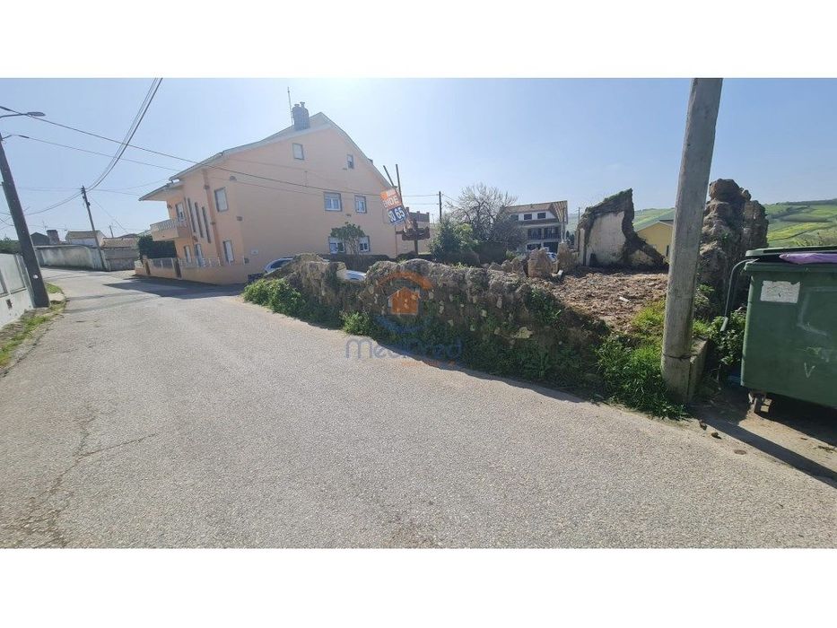 Ruína com 170 m2 em terreno com 500 m2 | Arneiros, Ventosa TVD