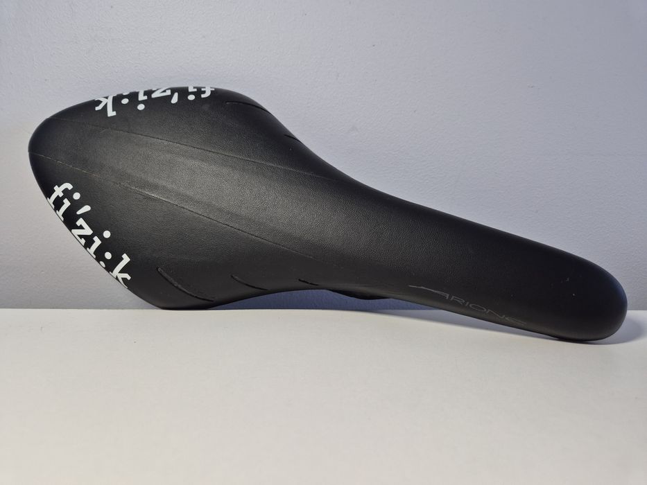 Siodełko szosowe FIZIK Arione R1 carbon