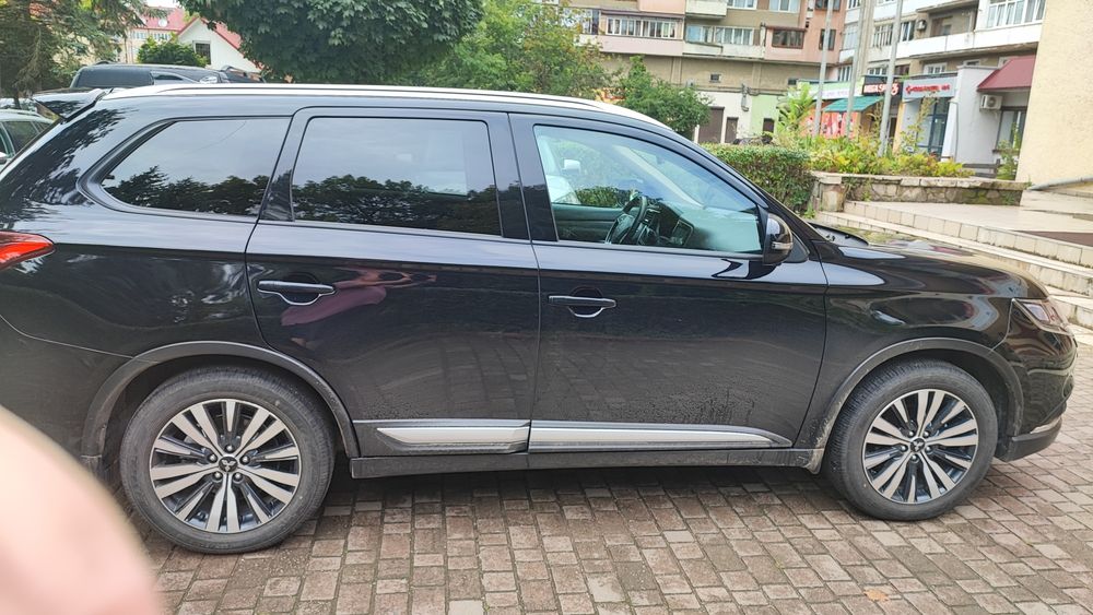 Mitsubishi Outlander 2021