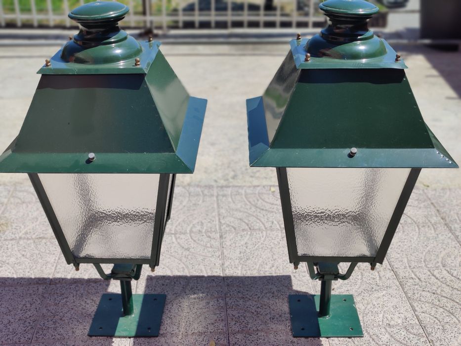 Candeeiros de coluna verdes