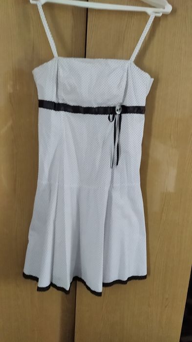 Красиві жіночі плаття.