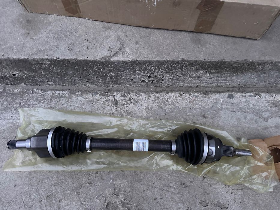 BV61-3B437-UC Привідний Вал Піввісь Ford Focus 3 Mk3 14- 1.0 Ecoboost