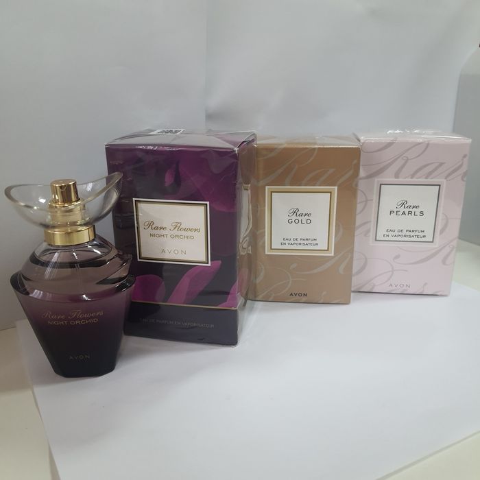 Розпродаж парфумів Ейвон