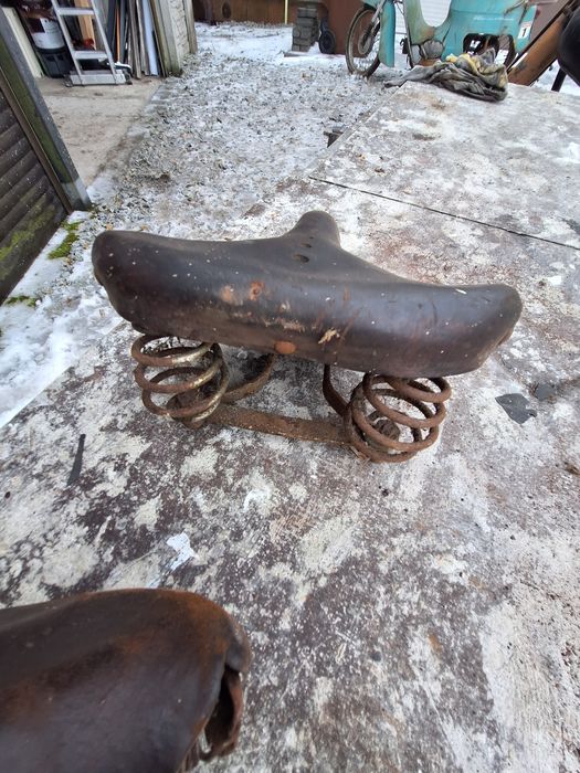 Sprzedam stare siodełko rowerowe