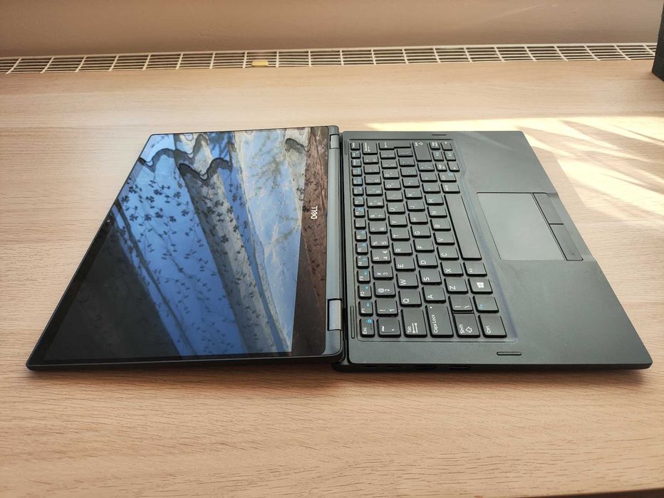 Dell Latitude 7390 2in1 laptop