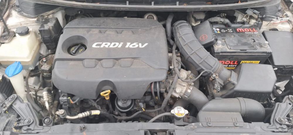 HYUNDAI I30 II 1,6 crdi wtryskiwacz wtrysk