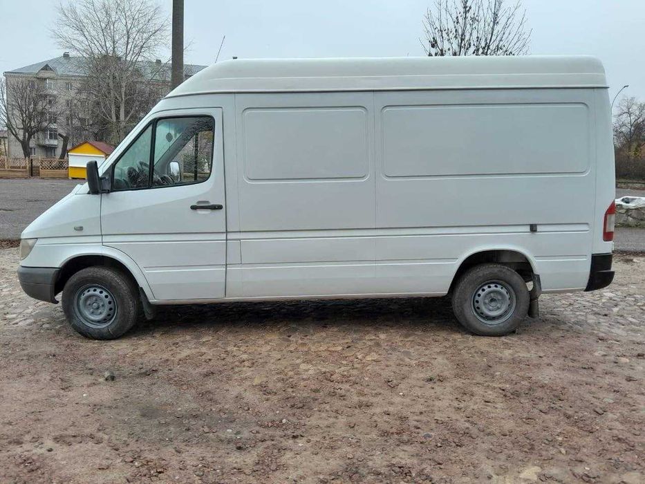 Автомобіль Mersedes Sprinter