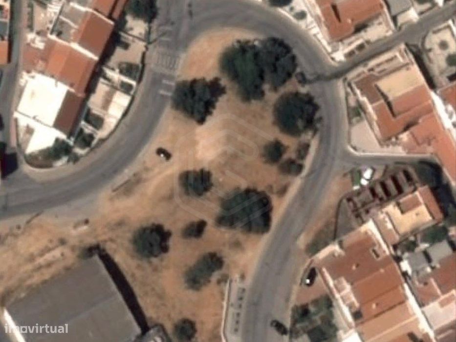 Terreno com viabilidade de construção para 4 moradias, Quinta de Sã...