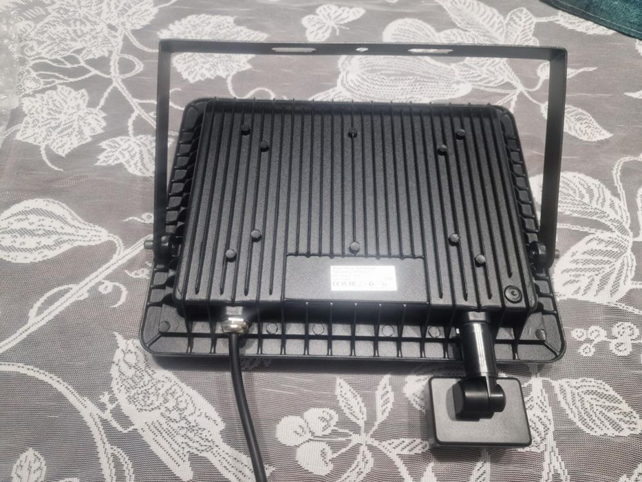 Zewnętrzny Halogen ledowy 100w + pilot