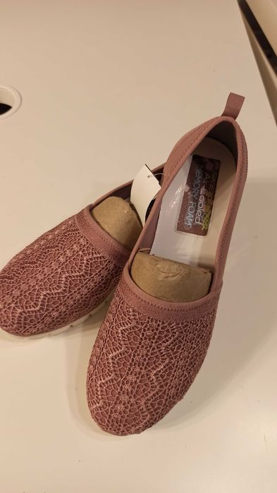 Różowe skechers szeroka stopa nowe 41 do 42