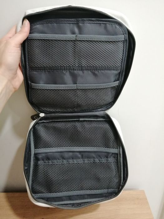 Kosmetyczka organizer na próbki kosmetyki Oriflame + gratis
