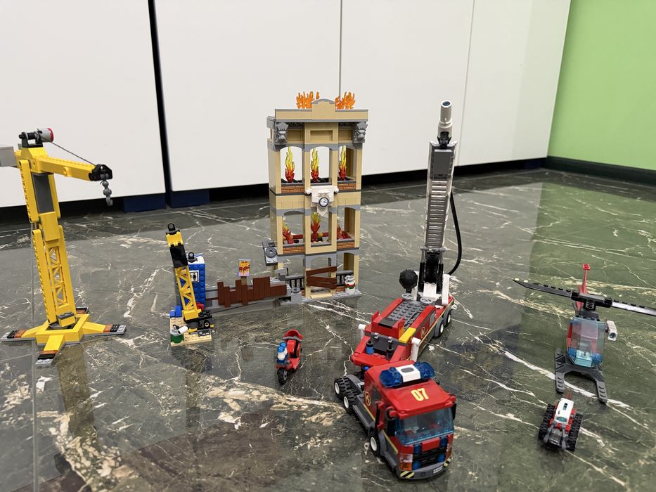 Продаю лего 60216