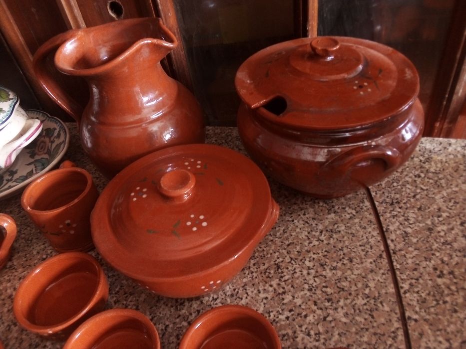 Conjunto de Peças em Barro Diversas