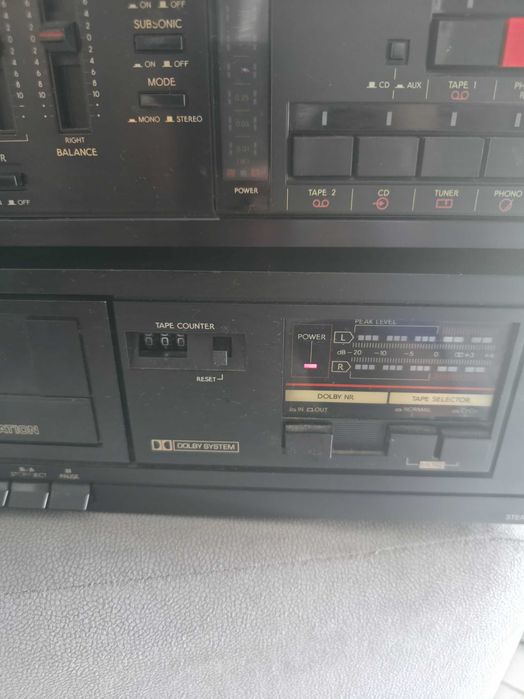 Conjunto de amplificador e deck de cassetes Toshiba