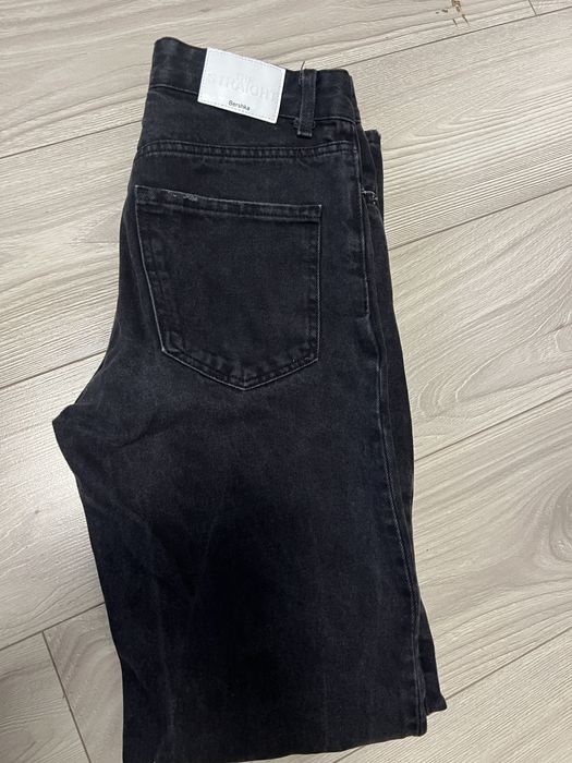 Джинси жіночі Bershka
