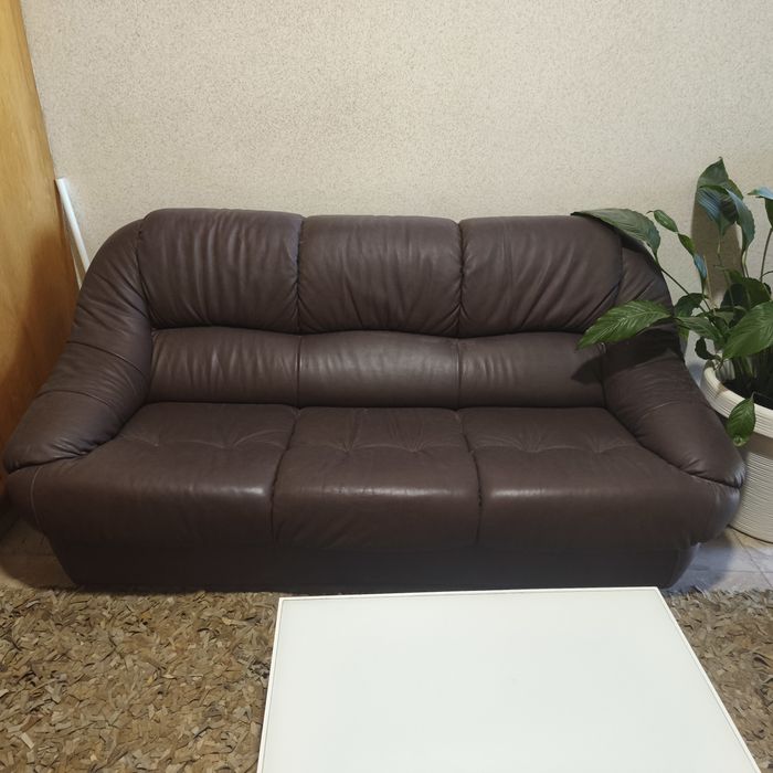 Sofá pele castanho
