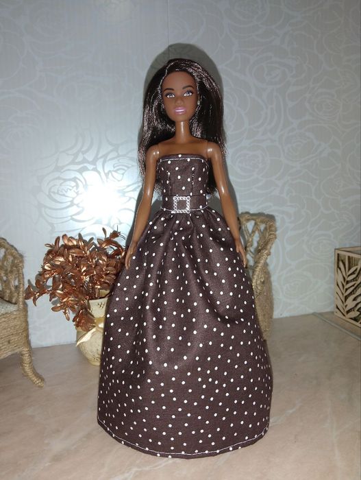 Меблі, одяг, сумки для барбі. Ручна робота.