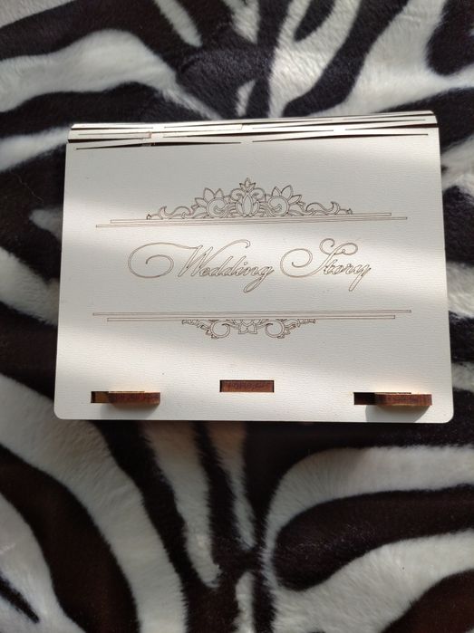 Дерев'яна шкатулочка