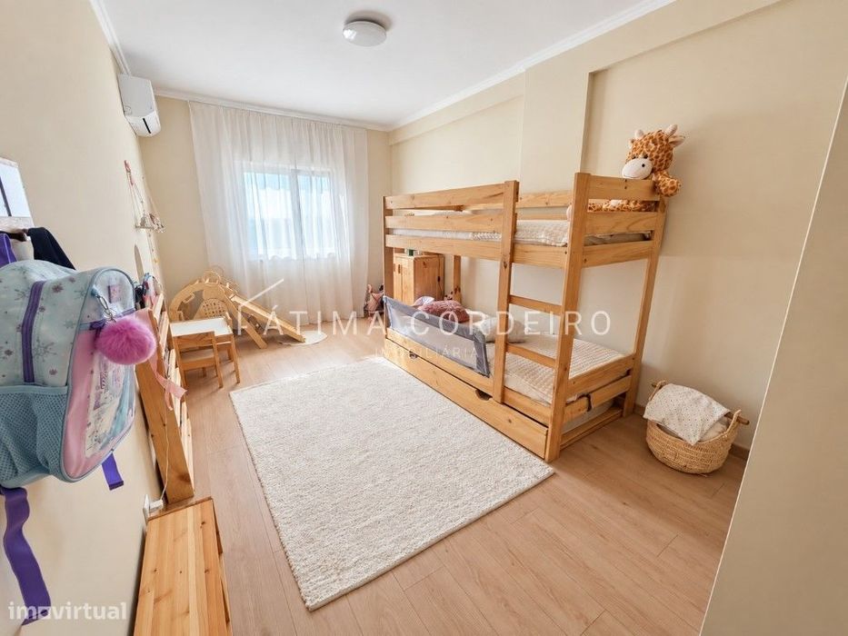 Excelente Apartamento T2 remodelado com parqueamento em ótima local...