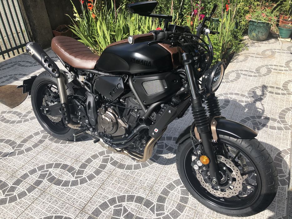 YAMAHA XSR 700 (Muito estimada)