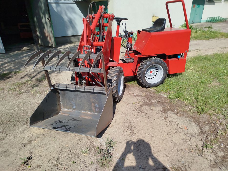 Miniładowarka ładowarka 4x4