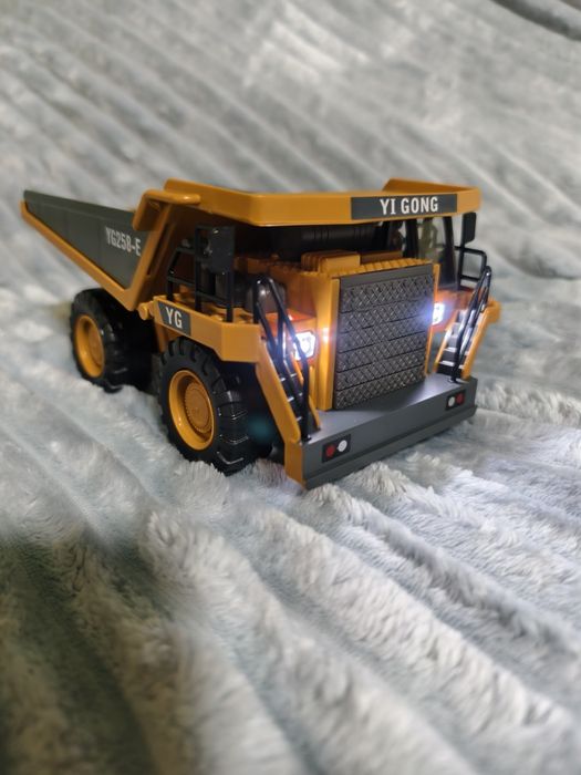 Самосвал на радиоуправлении, машинка на радиоуправлении