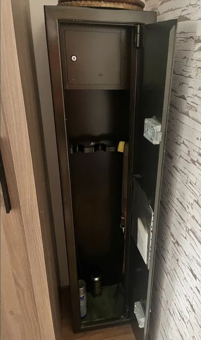 Szafa pancerna pod broń myśliwska
